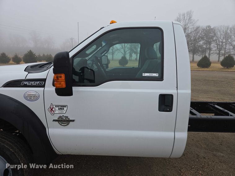 image for item EV5556 2016 Ford F550 Super Duty XL truck cab and chassis