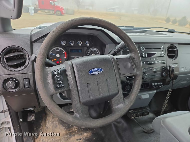 image for item EV5556 2016 Ford F550 Super Duty XL truck cab and chassis