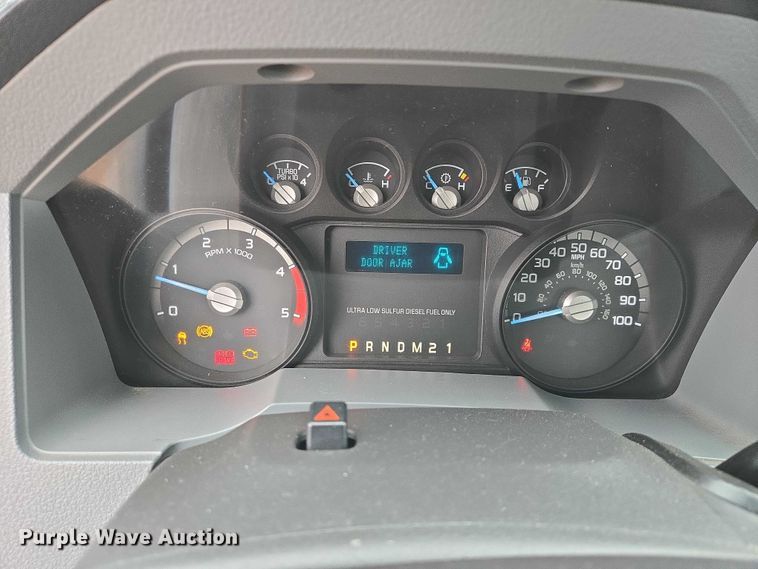 image for item EV5556 2016 Ford F550 Super Duty XL truck cab and chassis