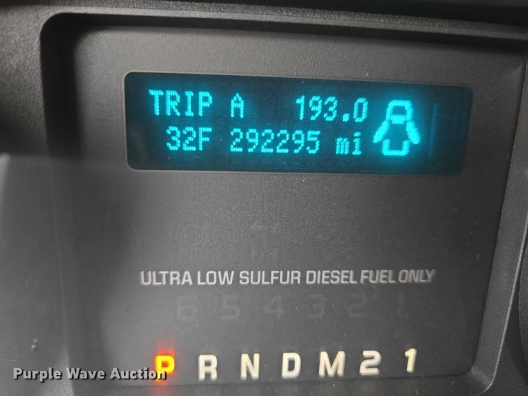 image for item EV5556 2016 Ford F550 Super Duty XL truck cab and chassis