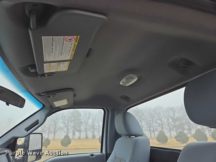 image for item EV5556 2016 Ford F550 Super Duty XL truck cab and chassis