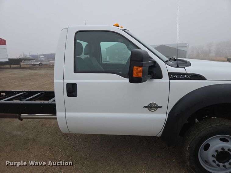 image for item EV5556 2016 Ford F550 Super Duty XL truck cab and chassis