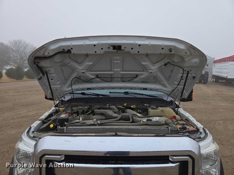 image for item EV5556 2016 Ford F550 Super Duty XL truck cab and chassis