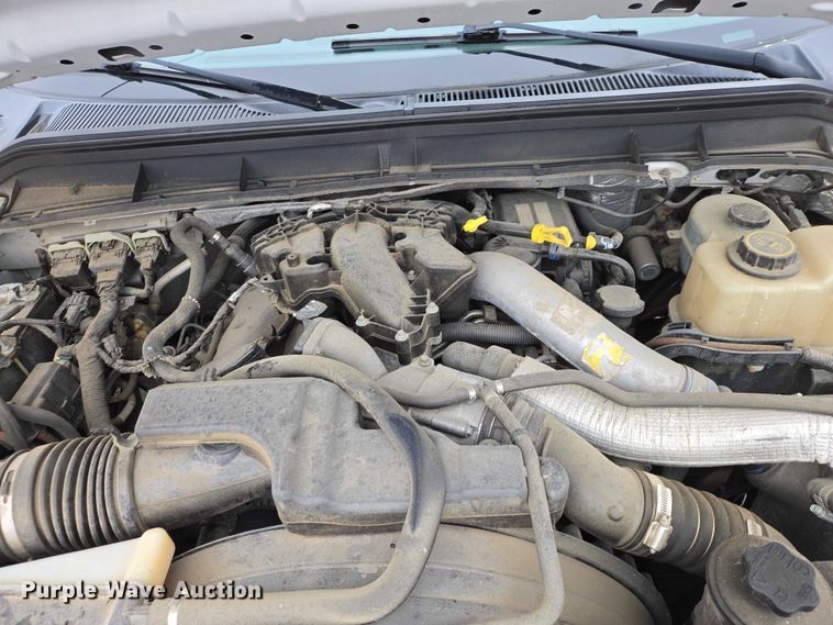 image for item EV5556 2016 Ford F550 Super Duty XL truck cab and chassis