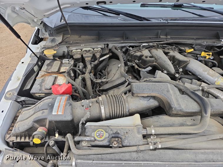 image for item EV5556 2016 Ford F550 Super Duty XL truck cab and chassis