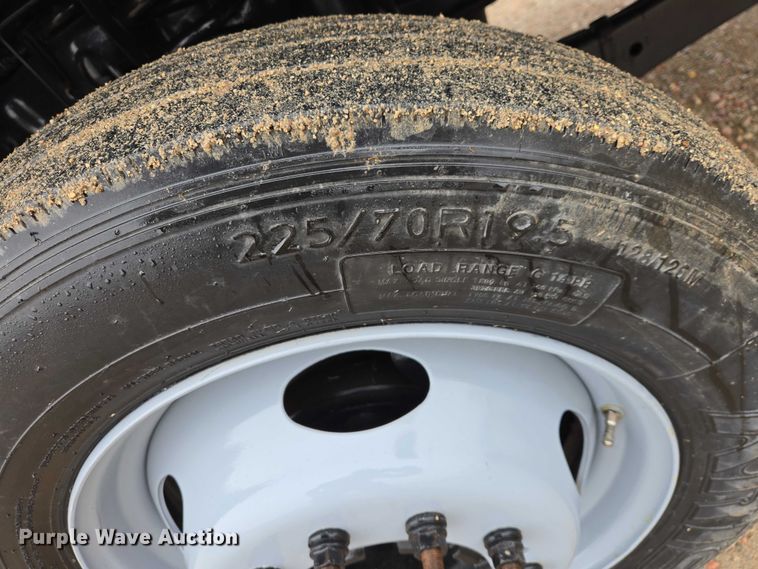 image for item EV5556 2016 Ford F550 Super Duty XL truck cab and chassis