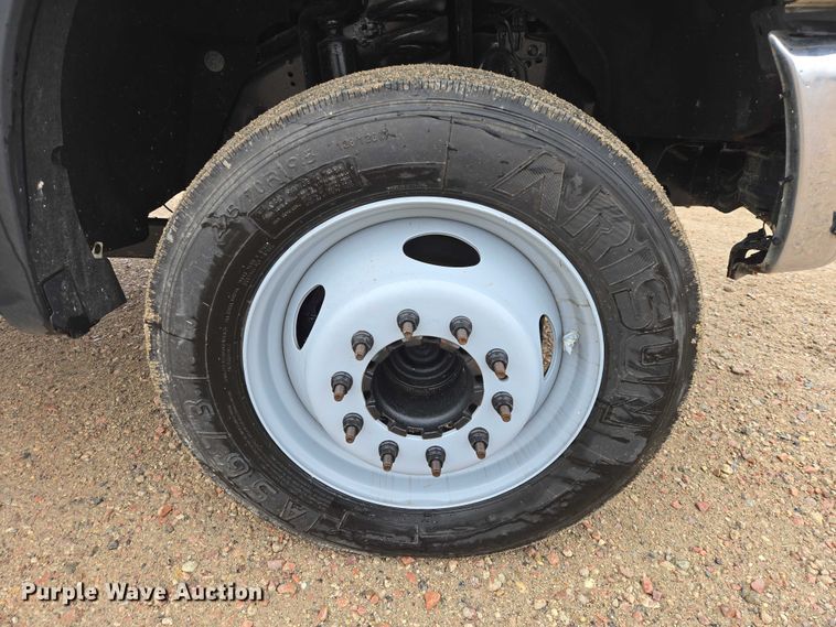 image for item EV5556 2016 Ford F550 Super Duty XL truck cab and chassis