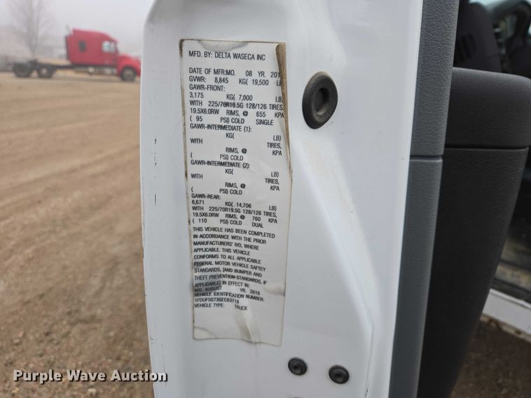 image for item EV5556 2016 Ford F550 Super Duty XL truck cab and chassis