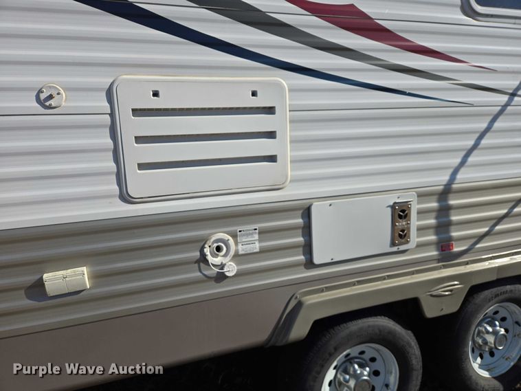 image for item EV5561 2010 Gulf Stream Innsbruck camper