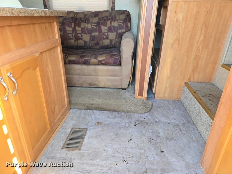 image for item EV5561 2010 Gulf Stream Innsbruck camper