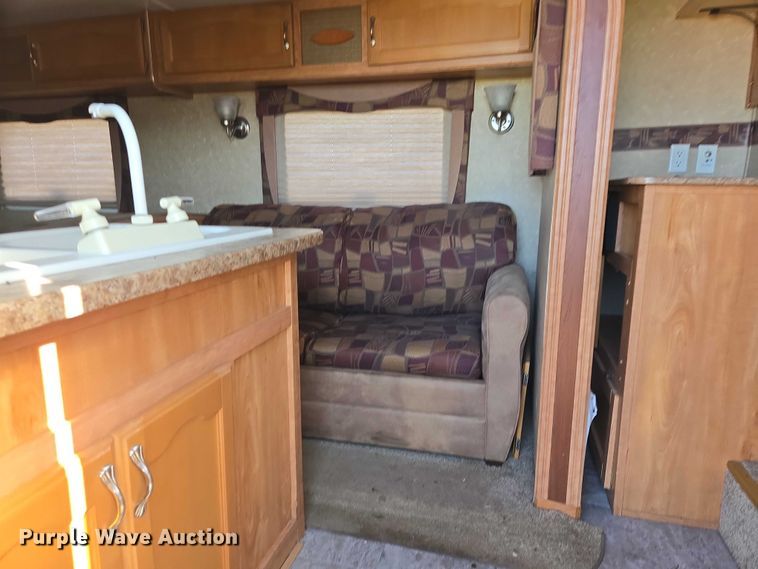 image for item EV5561 2010 Gulf Stream Innsbruck camper