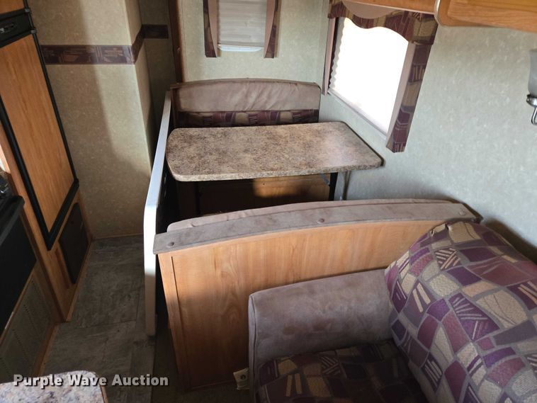 image for item EV5561 2010 Gulf Stream Innsbruck camper