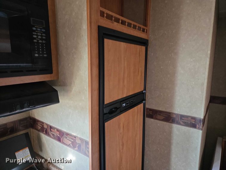 image for item EV5561 2010 Gulf Stream Innsbruck camper