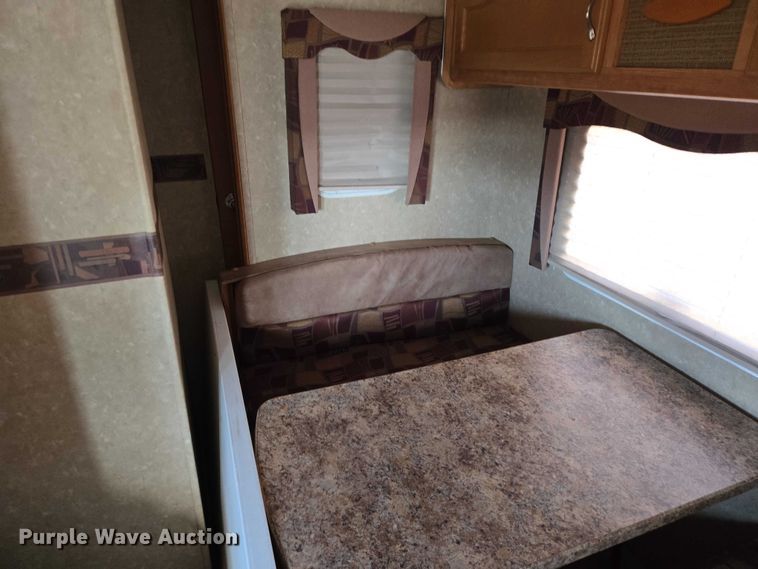 image for item EV5561 2010 Gulf Stream Innsbruck camper