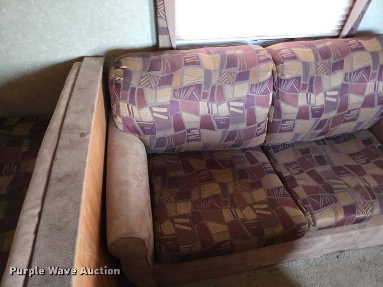 image for item EV5561 2010 Gulf Stream Innsbruck camper