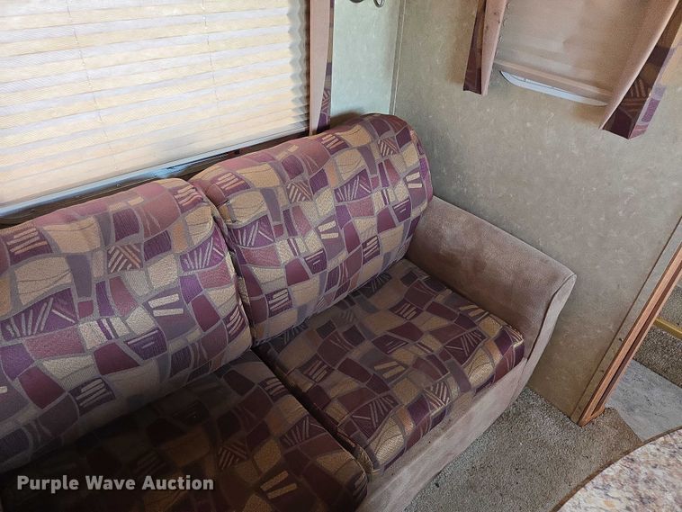 image for item EV5561 2010 Gulf Stream Innsbruck camper