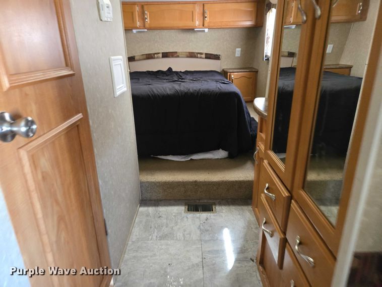 image for item EV5561 2010 Gulf Stream Innsbruck camper