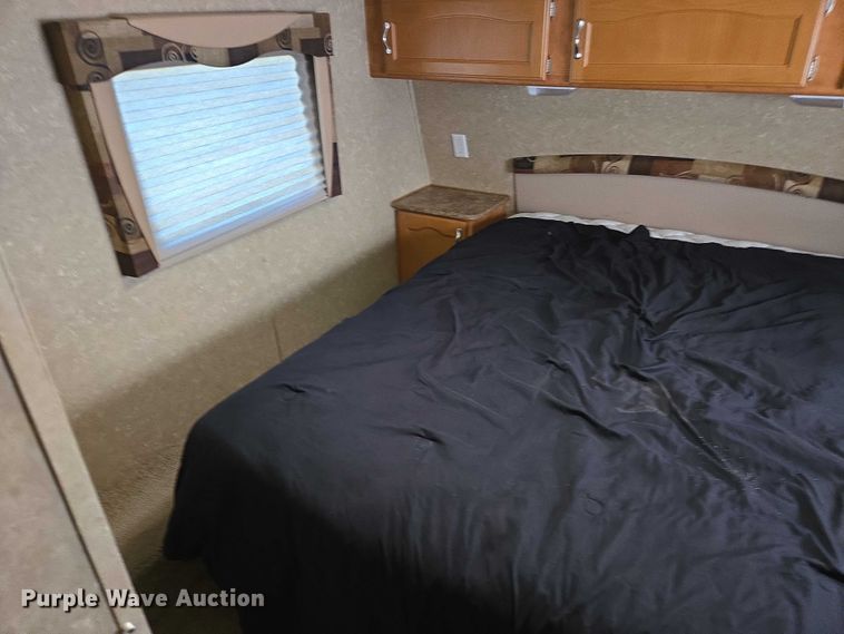 image for item EV5561 2010 Gulf Stream Innsbruck camper