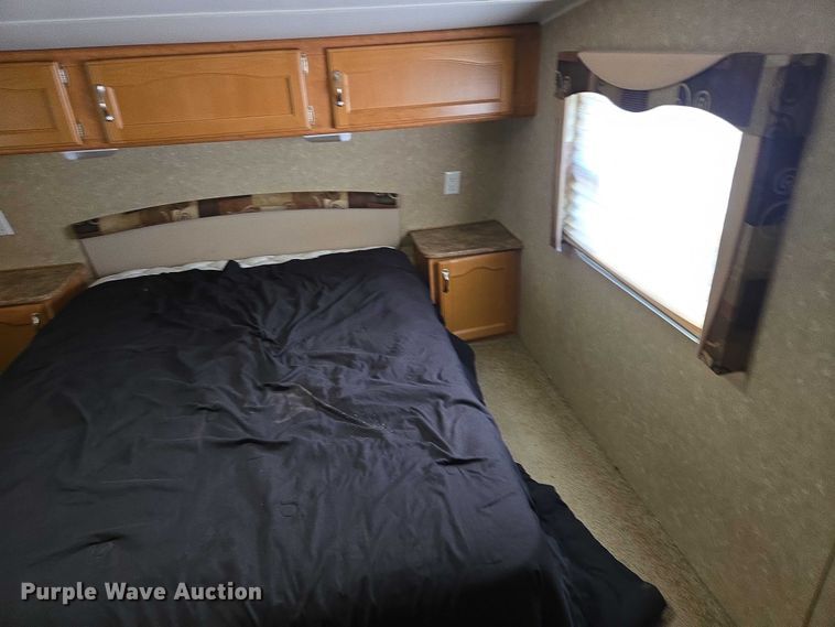 image for item EV5561 2010 Gulf Stream Innsbruck camper