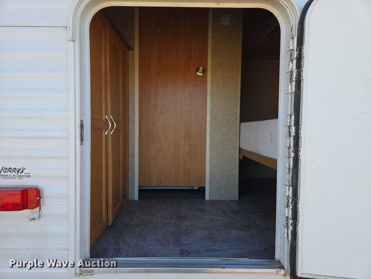 image for item EV5561 2010 Gulf Stream Innsbruck camper