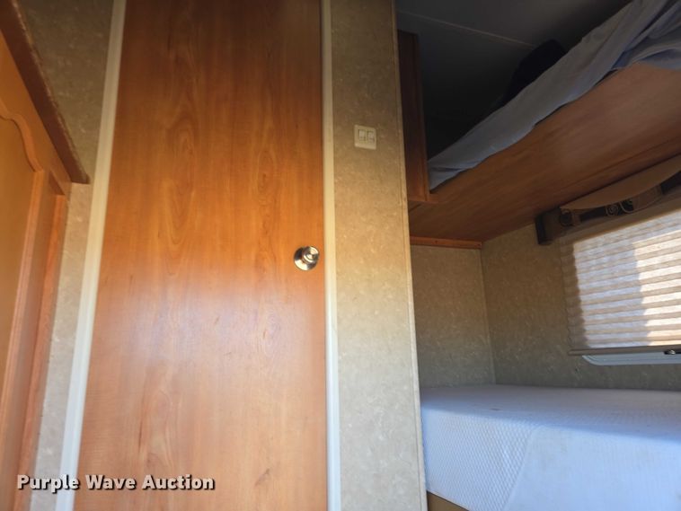 image for item EV5561 2010 Gulf Stream Innsbruck camper