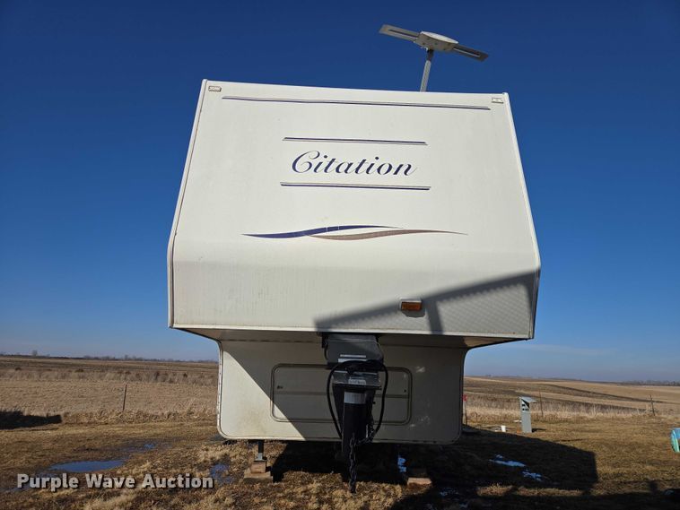 image for item EV5562 2003 Citation camper