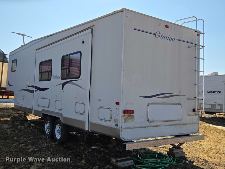 image for item EV5562 2003 Citation camper