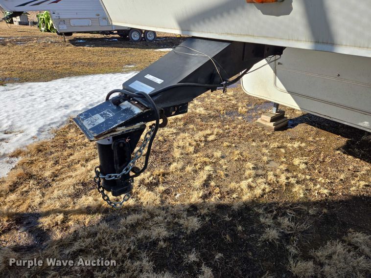 image for item EV5562 2003 Citation camper