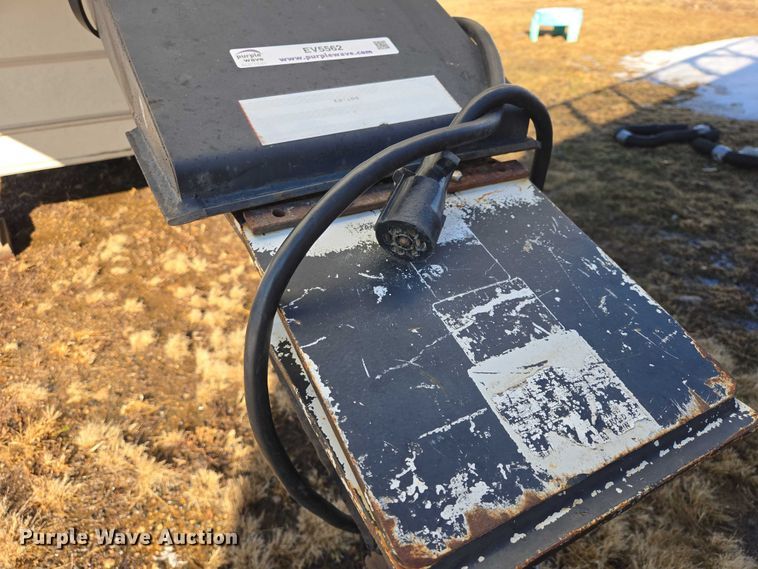 image for item EV5562 2003 Citation camper