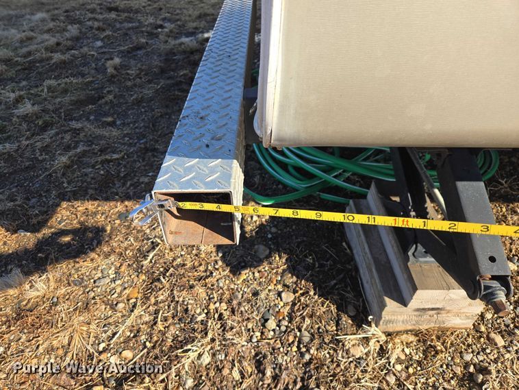 image for item EV5562 2003 Citation camper