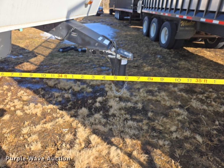 image for item EV5562 2003 Citation camper