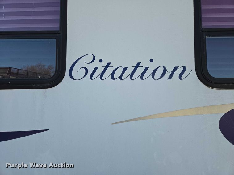 image for item EV5562 2003 Citation camper