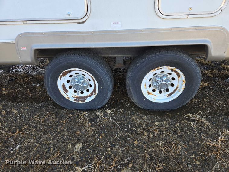 image for item EV5562 2003 Citation camper