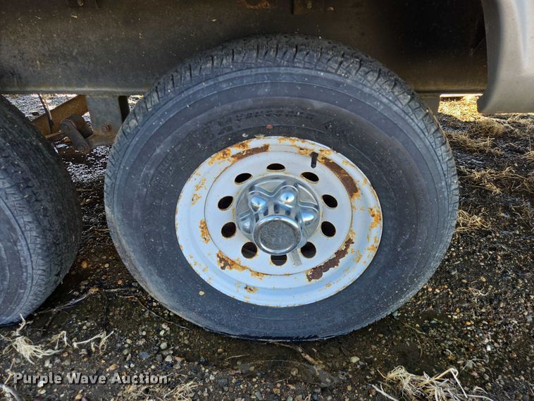 image for item EV5562 2003 Citation camper