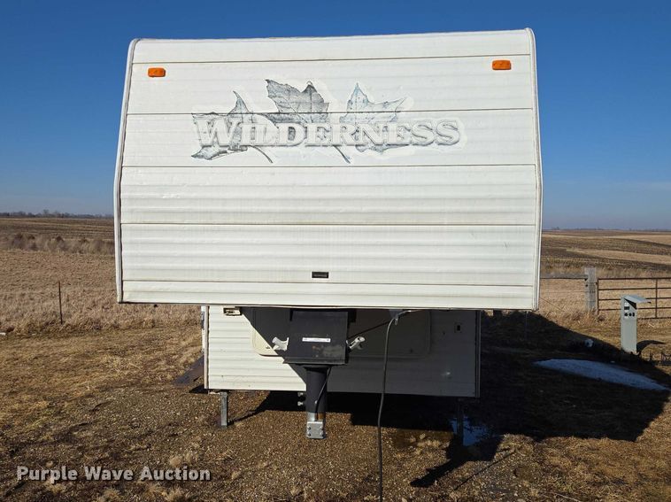 image for item EV5563 2000 Fleetwood Wilderness camper