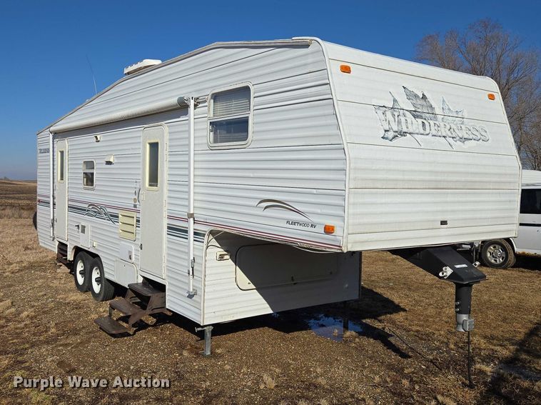 image for item EV5563 2000 Fleetwood Wilderness camper
