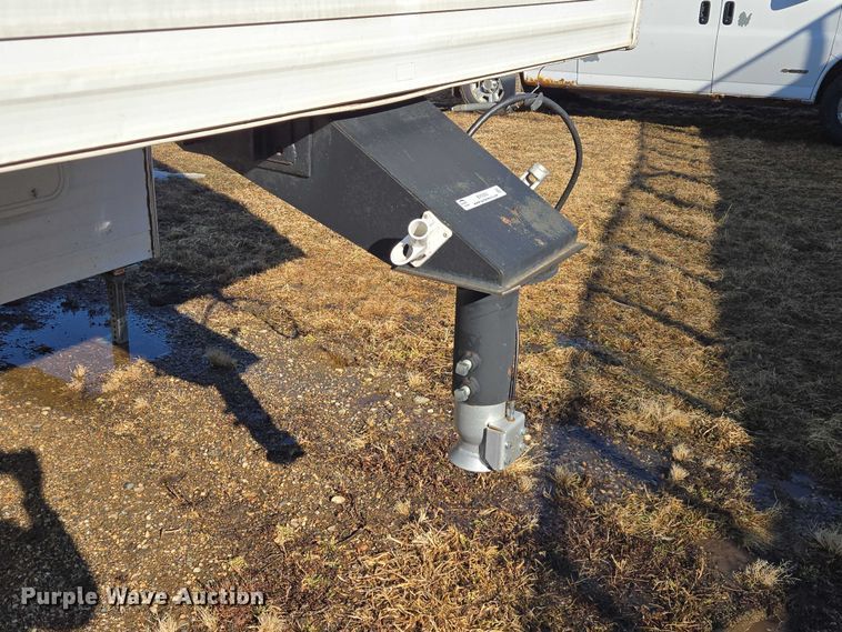 image for item EV5563 2000 Fleetwood Wilderness camper