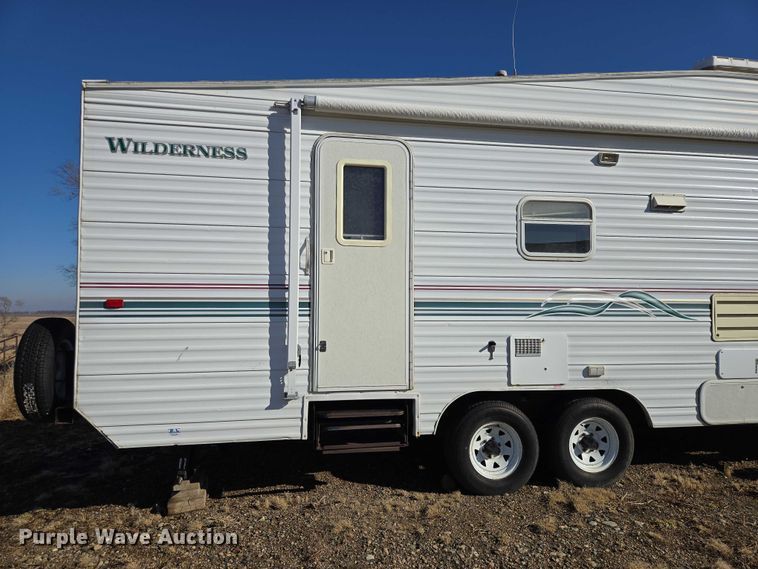 image for item EV5563 2000 Fleetwood Wilderness camper