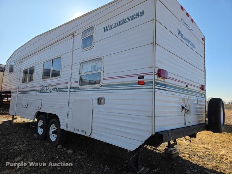image for item EV5563 2000 Fleetwood Wilderness camper
