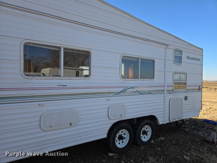 image for item EV5563 2000 Fleetwood Wilderness camper