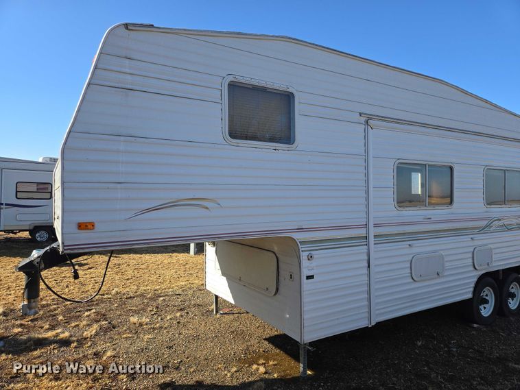 image for item EV5563 2000 Fleetwood Wilderness camper