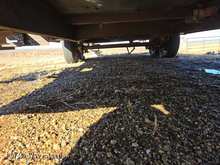 image for item EV5563 2000 Fleetwood Wilderness camper