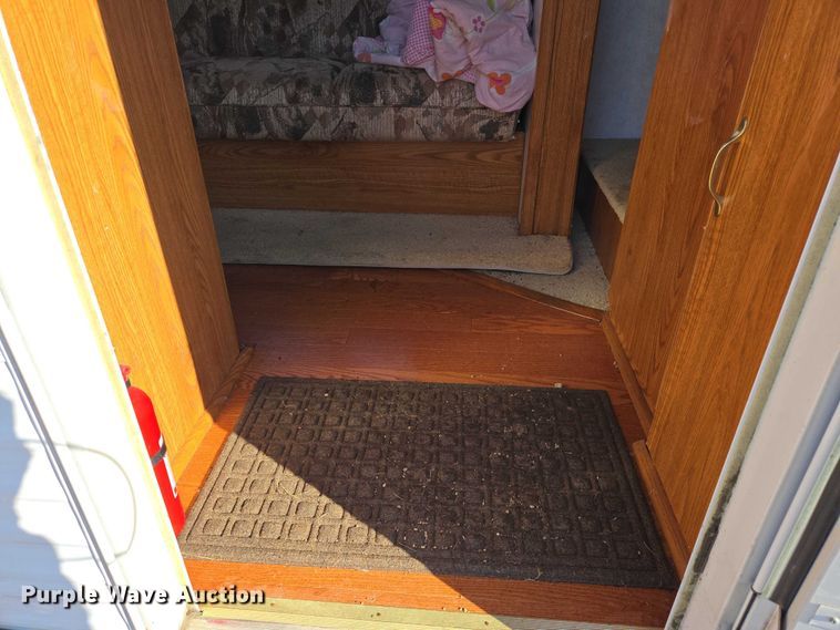 image for item EV5563 2000 Fleetwood Wilderness camper