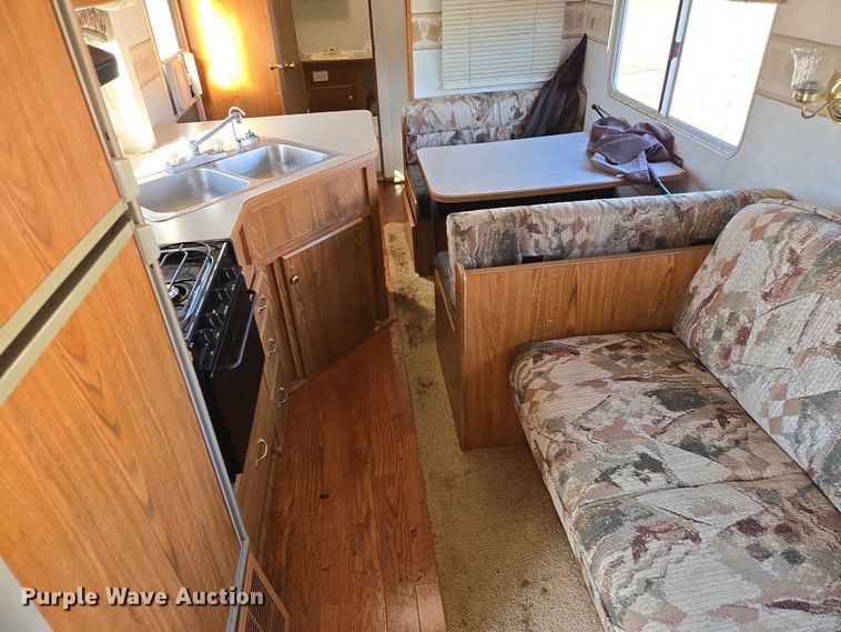 image for item EV5563 2000 Fleetwood Wilderness camper