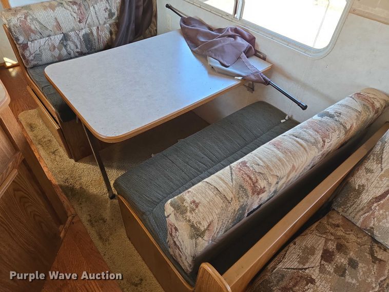 image for item EV5563 2000 Fleetwood Wilderness camper