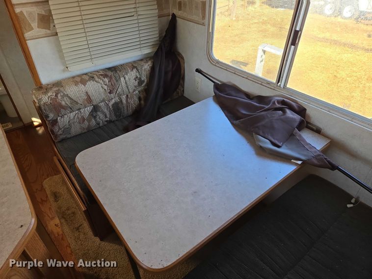 image for item EV5563 2000 Fleetwood Wilderness camper