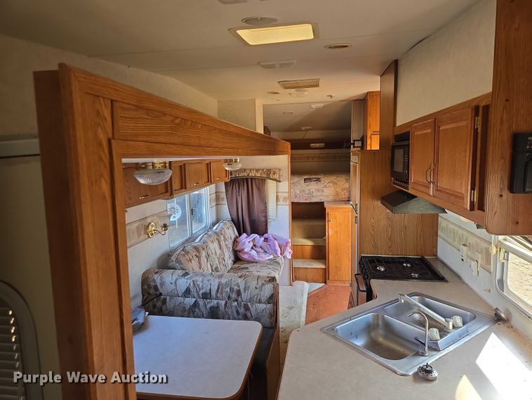 image for item EV5563 2000 Fleetwood Wilderness camper