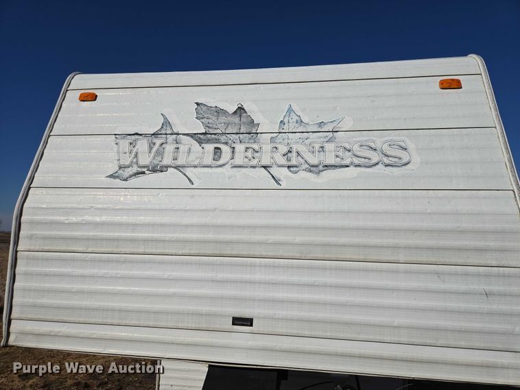 image for item EV5563 2000 Fleetwood Wilderness camper