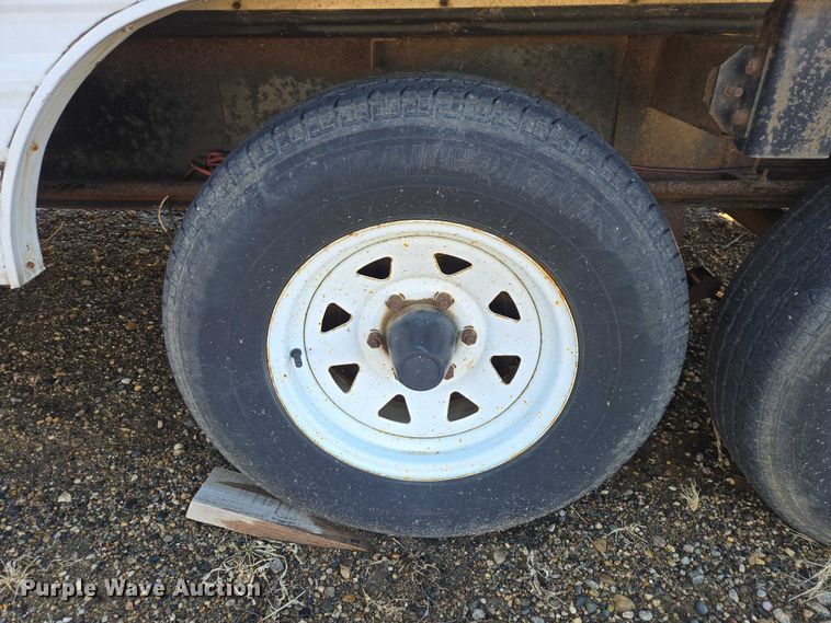 image for item EV5563 2000 Fleetwood Wilderness camper