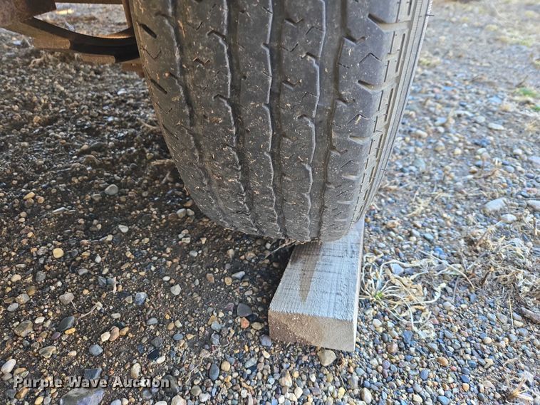 image for item EV5563 2000 Fleetwood Wilderness camper